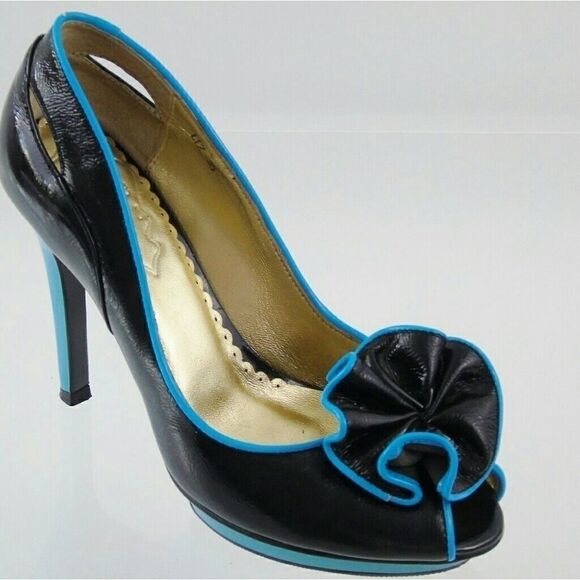 Confidence Pin Up Girl Peep Toe Platform Pumps - Picture 1 of 8